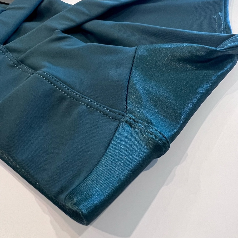 DYI Define Your Inspiration green high shine sports bra activewear x sma… - Picture 3 of 8